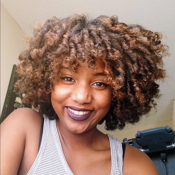 Meet your Posher, Olivia - Picture 1 of 1